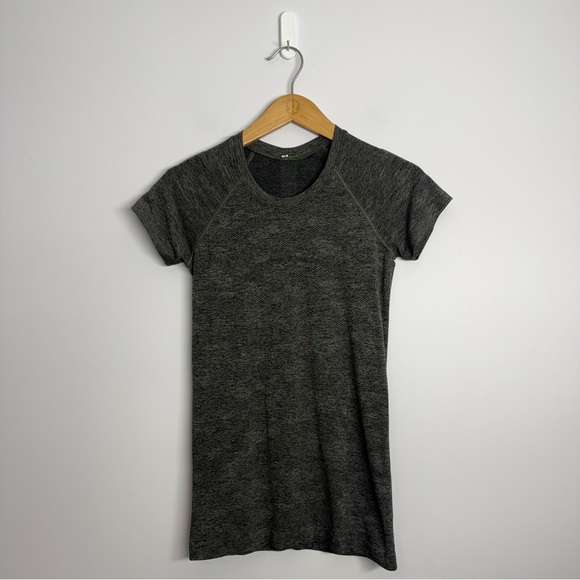 Lululemon Swiftly Breathe Short Sleeve Shirt Gray Sage Camo Size 6 - Picture 1 of 4